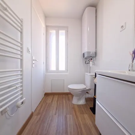 Apartment Le Pyrenid - 3 Personnes - Bureau & Wifi *
