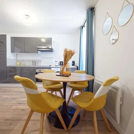 Apartment Le Pyrenid - 3 Personnes - Bureau & Wifi